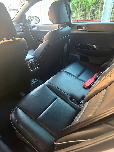 Kia Sportage 3 of 8