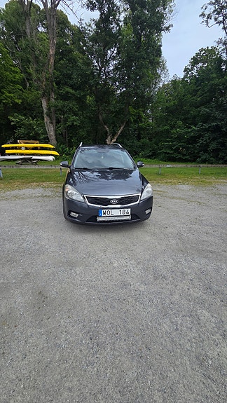 Kia Ceed 3 of 9