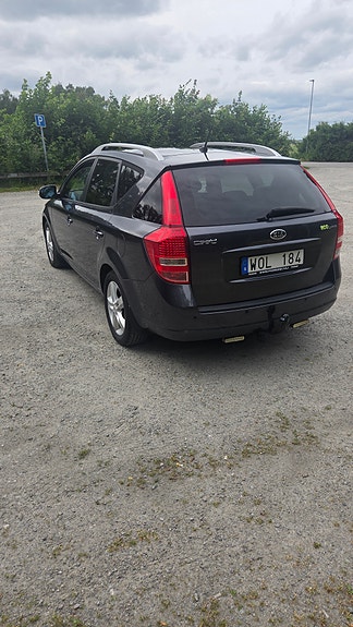 Kia Ceed 2 of 9