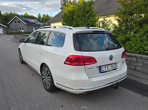 Volkswagen Passat 2 of 5