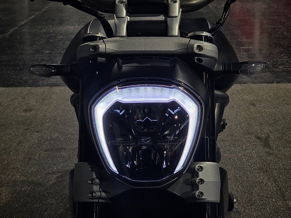 Ducati Xdiavel 190mil/Ny Servad/Termignoni helsystem/Ny besiktigad 10 of 25