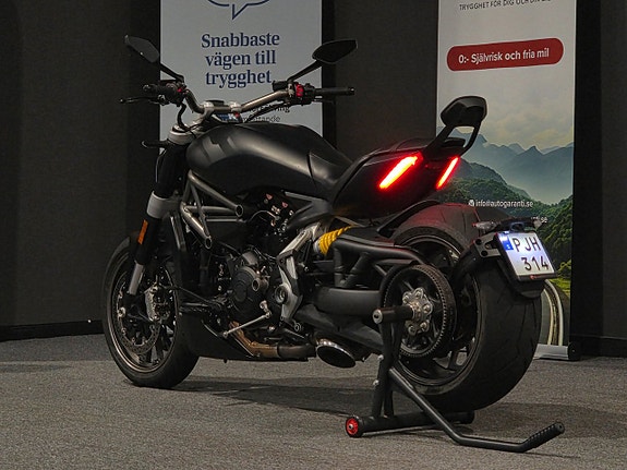Ducati Xdiavel 190mil/Ny Servad/Termignoni helsystem/Ny besiktigad 11 of 25