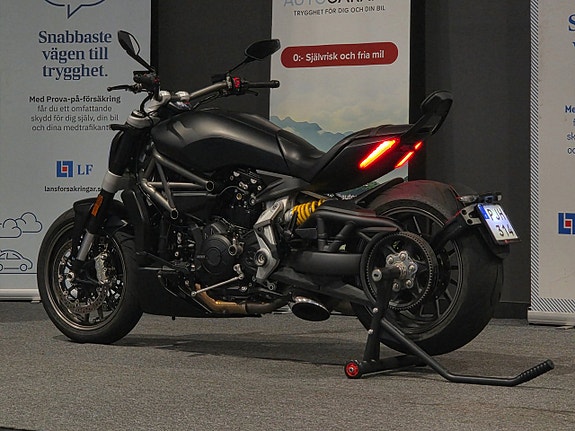 Ducati Xdiavel 190mil/Ny Servad/Termignoni helsystem/Ny besiktigad 12 of 25