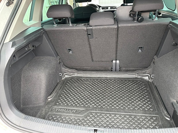 Volkswagen Tiguan 12 of 12