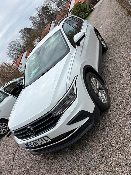 Volkswagen Tiguan 4 of 12