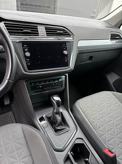 Volkswagen Tiguan 7 of 12