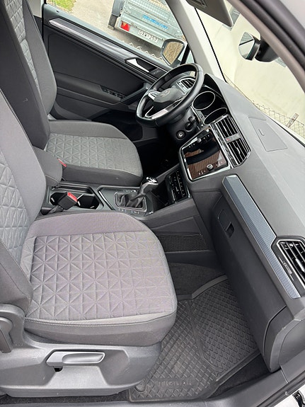 Volkswagen Tiguan 5 of 12