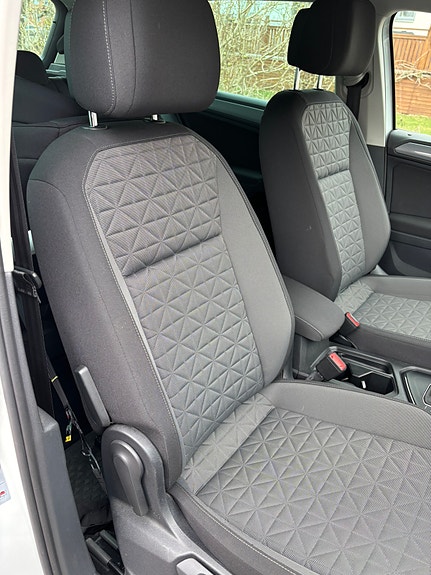 Volkswagen Tiguan 6 of 12