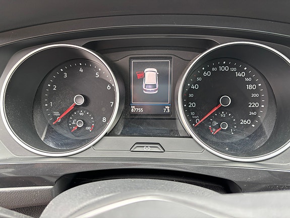 Volkswagen Tiguan 9 of 12