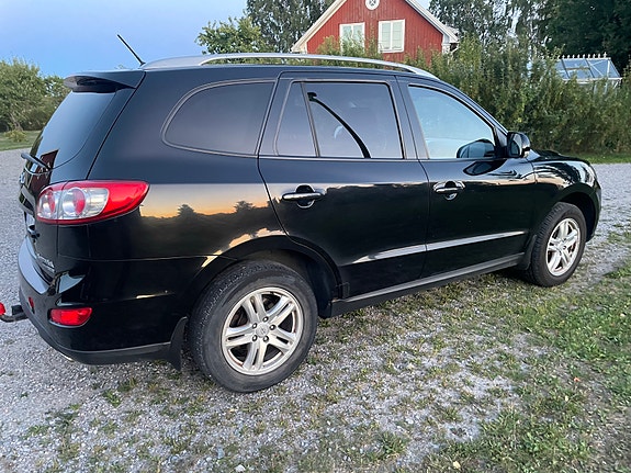 Hyundai Santa Fe 3 of 4