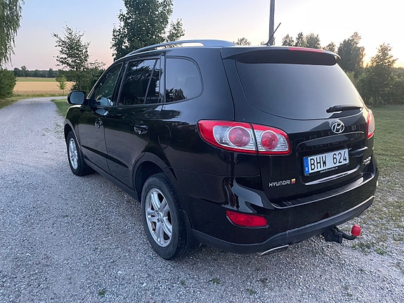 Hyundai Santa Fe 2 of 4