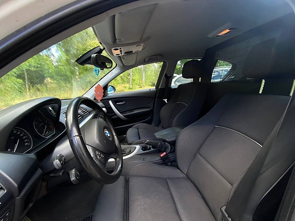 BMW 118d 5 of 7