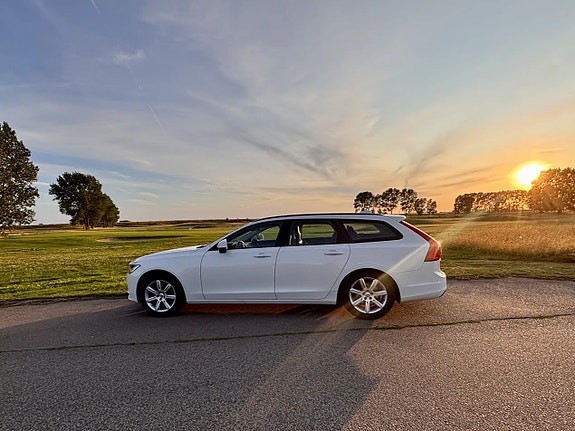 Volvo V90 4 of 5