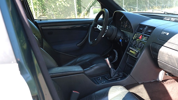 Mercedes-Benz C180 5 of 10