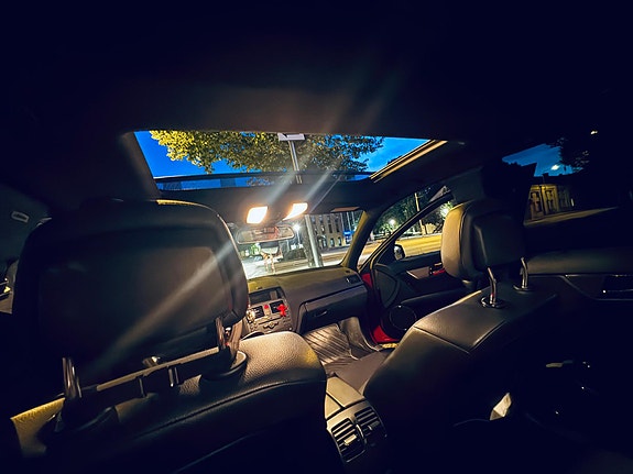 Mercedes-Benz C200 10 of 12