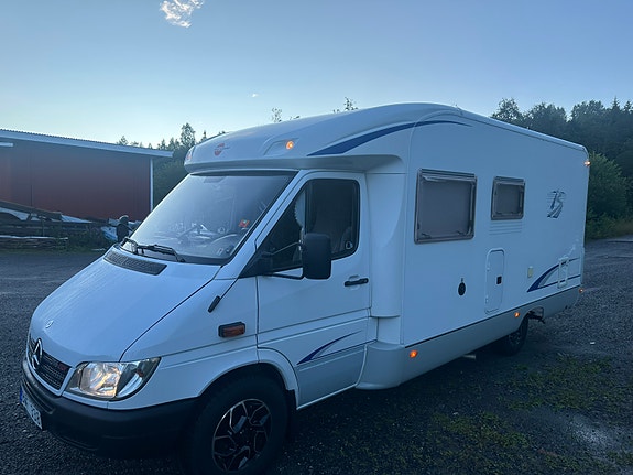 Bürstner T-star 680 2 of 11