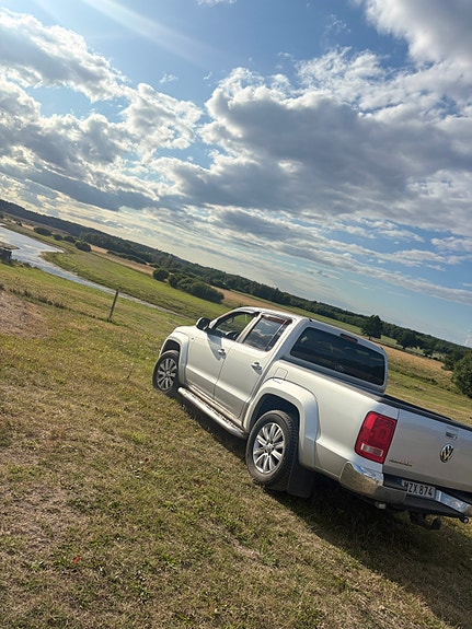 Volkswagen Amarok 2 of 2