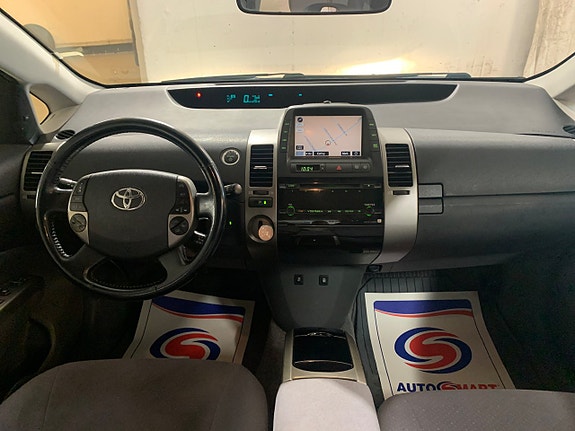 Toyota Prius 8 of 20