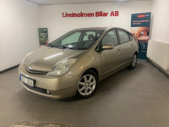 Toyota Prius 3 of 20