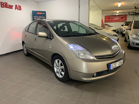 Toyota Prius 2 of 20