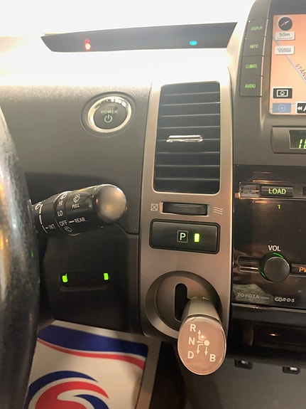 Toyota Prius 12 of 20