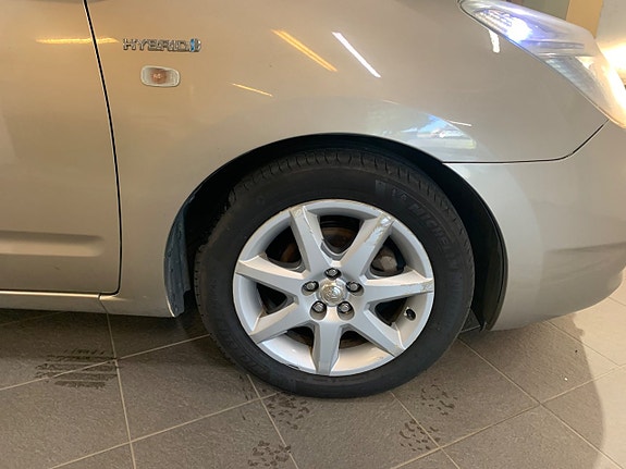 Toyota Prius 19 of 20
