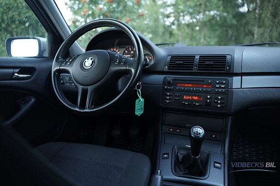 BMW 318i 8 of 17