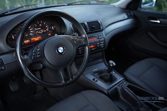 BMW 318i 7 of 17