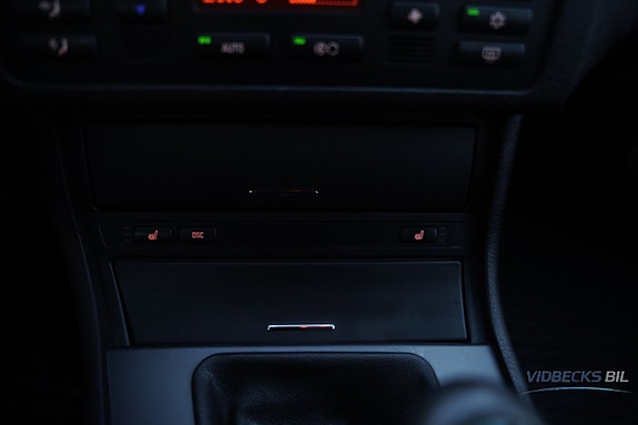 BMW 318i 15 of 17