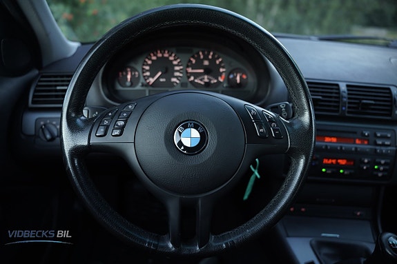 BMW 318i 9 of 17