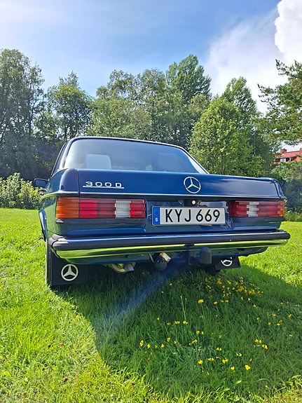 Mercedes-Benz 300 D 4 of 25