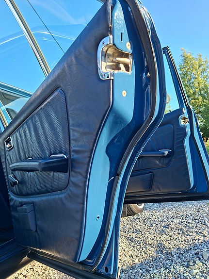 Mercedes-Benz 300 D 15 of 25