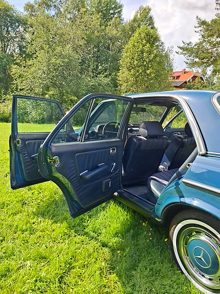 Mercedes-Benz 300 D 5 of 25