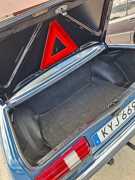 Mercedes-Benz 300 D 13 of 25