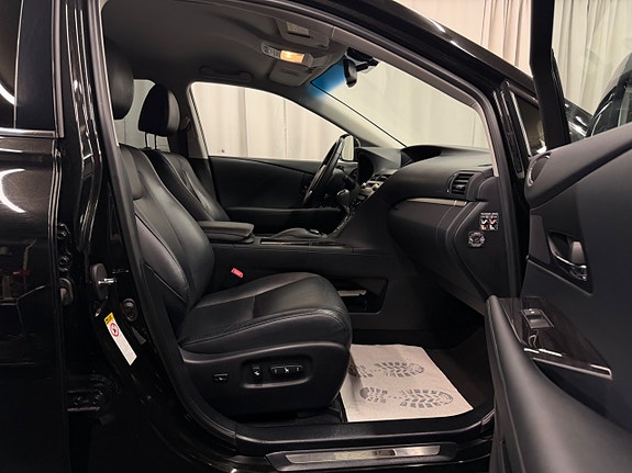 Lexus RX450h 24 of 30
