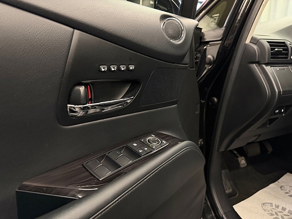 Lexus RX450h 10 of 30