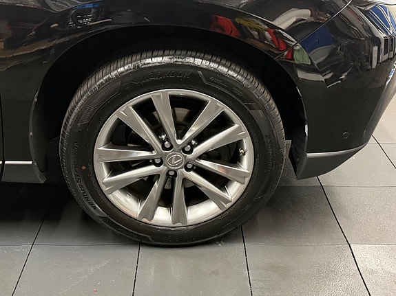 Lexus RX450h 25 of 30