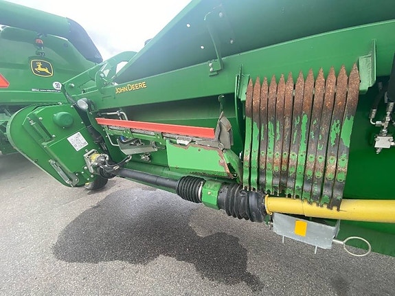 John Deere S 670 24 of 24