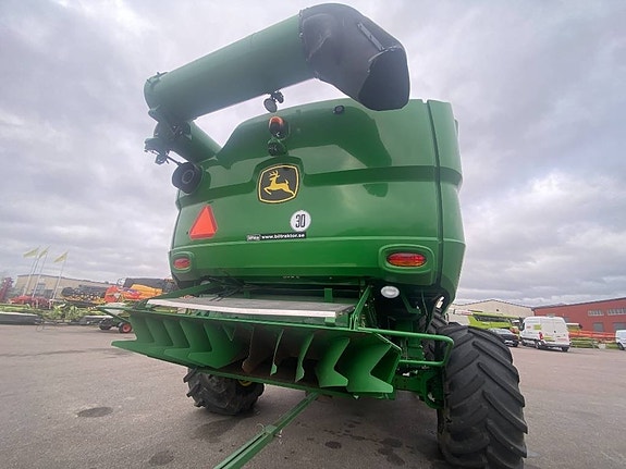 John Deere S 670 5 of 24