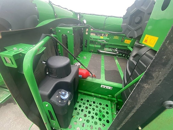 John Deere S 670 14 of 24