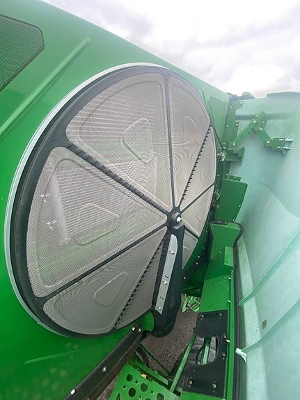 John Deere S 670 13 of 24