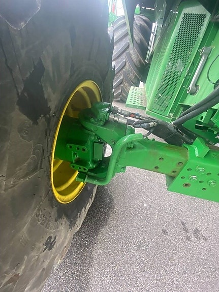 John Deere S 670 8 of 24