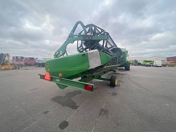 John Deere S 670 21 of 24