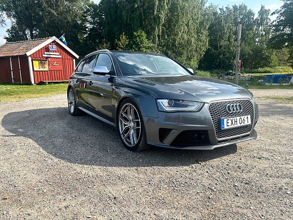 Audi RS4 12 of 12