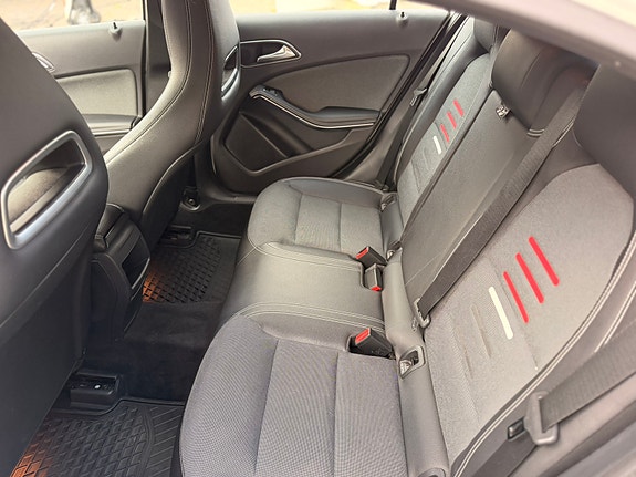 Mercedes-Benz A180 14 of 16