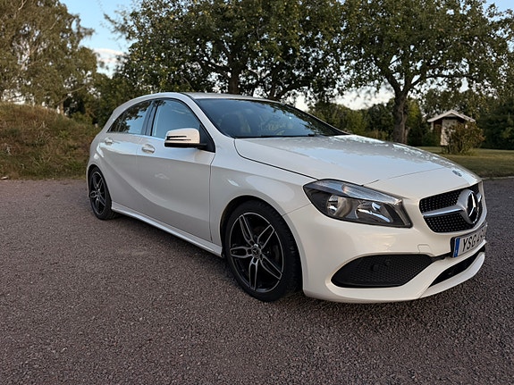 Mercedes-Benz A180 2 of 16
