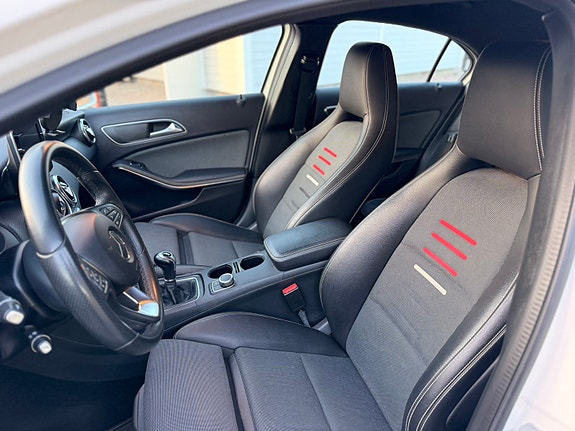 Mercedes-Benz A180 9 of 16