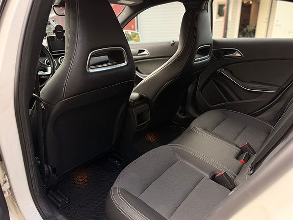Mercedes-Benz A180 15 of 16