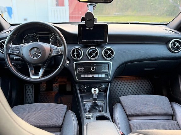 Mercedes-Benz A180 12 of 16