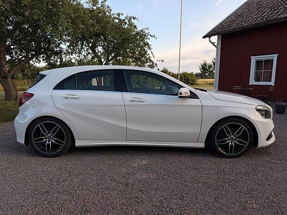 Mercedes-Benz A180 3 of 16